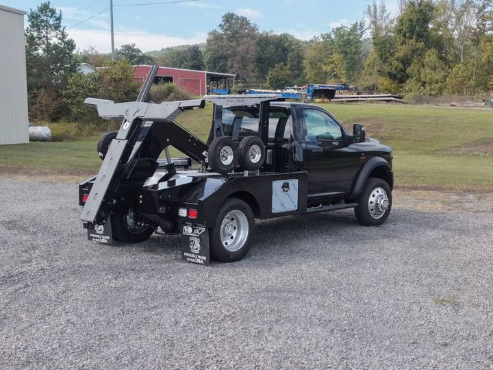 DUAL-TECH SL-40 self-loader on a 2027 Ram 5500